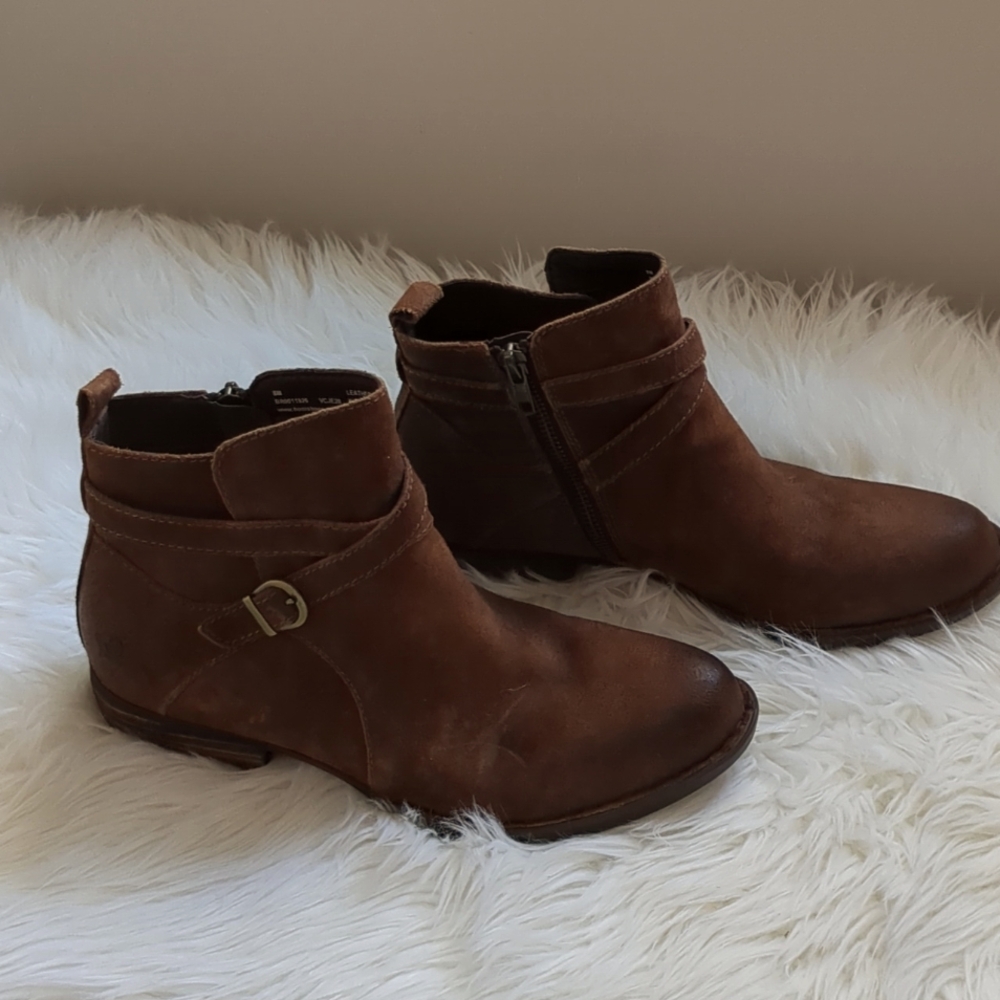 Born Ankle Booties rust/ tobacco SZ 8